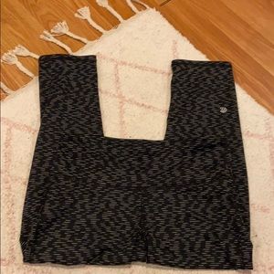 Champion Cropped Patterned Leggings